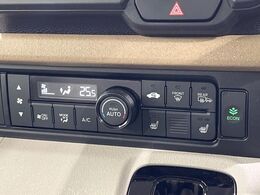 【シートヒーター】寒い日に重宝するシートヒーター！エアコンより早く温まってくれるので寒がりの人も安心ですね♪エアコンの温風は乾燥するから苦手、という方にもをおすすめです。