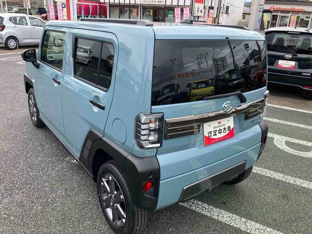 リア5面スモークガラス標準装備です。