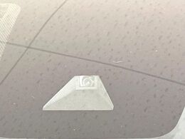 【トヨタセーフティセンス】走行中に前方の車両等を認識し、衝突しそうな時は警報とブレーキで衝突回避と被害軽減をアシスト。より安全にドライブをお楽しみいただけます。