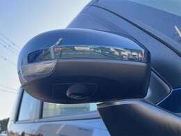 純正ドアミラーです！周りからの視認性向上にも役立つウィンカー付き！オシャレポイント！全方位カメラ付モデルなのでドアミラー左右にサイドカメラを配置！電動格納ミラーはオートリトラ採用で便利！