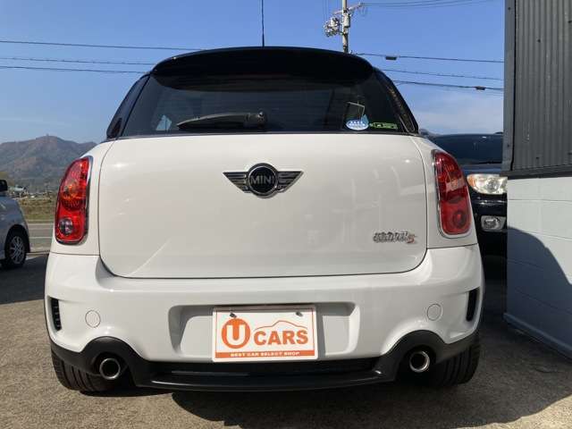 安心の認証工場完備なので点検、整備をきっちりさせていただきます。輸入車専門の熟練の国家資格の整備士が点検整備いたしますのでご安心下さい。