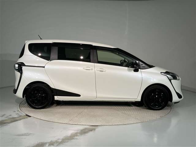 数ある販売店の中から、当店の展示車両をご覧頂きまして誠にありがとうございます。クレジット、残価販売、お客様に合った購入方法をご提案させていただきます。☆U-BASE相模042-783-1511　相模原ICすぐ