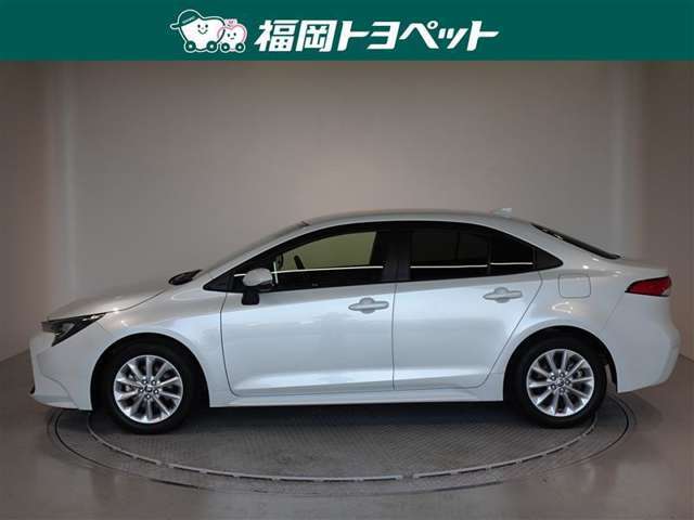 トヨタの人気カローラシリーズ、カローラセダンハイブリッド　Sが入荷しました。
