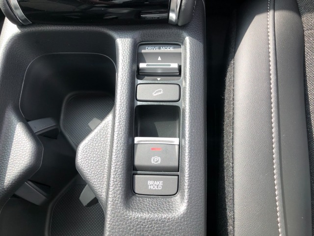【電動パーキングブレーキ・ブレーキホールド】簡単なボタン操作で、毎日の運転が快適になります♪