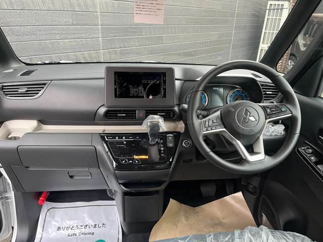 ハンドルの状態が悪いと運転に集中できませんよね。こちらの車、お気軽にお問い合わせください。