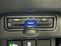 【ETC】有料道路を利用する際に料金所で停止することなく通過できる、ETC車載器（ノンストップ自動料金収受システム機器）が装備されています。セットアップを行うことで利用可能になります。