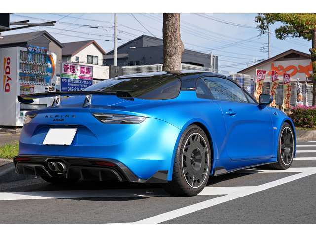 正規ディーラー、右ハンドル、ワンオーナー、シャッター付ガレージ保管、禁煙車、カーボンホイール、サーキット走行はしてません。