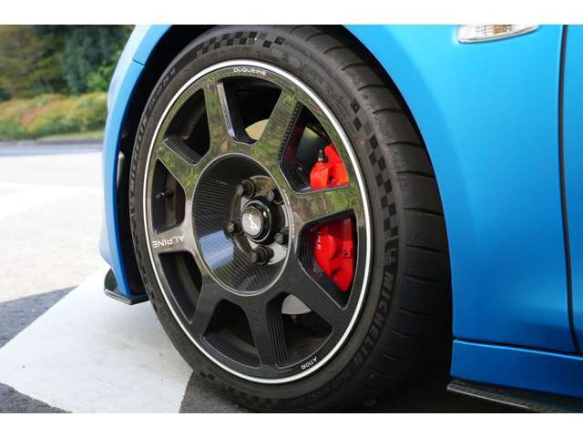 正規ディーラー、右ハンドル、ワンオーナー、シャッター付ガレージ保管、禁煙車、カーボンホイール、サーキット走行はしてません。