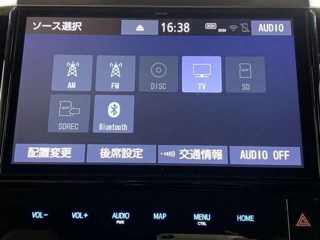 フルセグテレビ、DVD、CD、ブルートゥースオーディオなどが楽しめます。