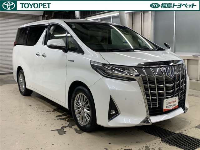 「中古車ハイブリッド保証」付き。ハイブリッド機構を無償で保証します。保証期間は、初度登録年月から10年目まで、またはロングラン保証が終わってから3年間。ただし累計走行距離が20万km以内です。