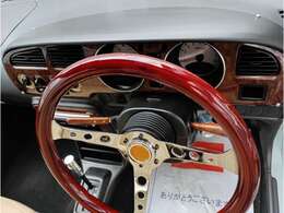 レトロな38π新品ステアリングにウッドワイパースイッチ＆ウッド調ターンスイッチを取り付け♪キーシリンダーもレトロ風にピカピカ削り出し＾＾。その他当店独自のパーツご用意しています！気ままにGので検索