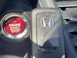 【　スマートキー・プッシュスタート　】鍵を挿さずにポケットに入れたまま鍵の開閉、エンジンの始動まで行えます。