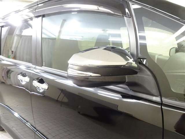 広々とした車内空間に優れた燃費性能。更にデザインも上質で人気のお車です！