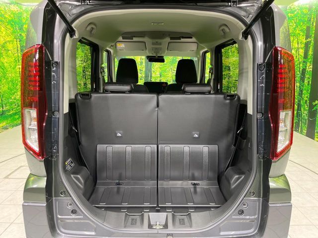 普段のお買い物や通勤、送迎等に十分な荷室スペースを確保しております。セカンドシートを倒すと、大きな荷物の積載も可能です♪