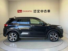 車両右側面からの写真になります。車をご覧になりたい時はお気軽に最寄りの店舗へご相談下さい。