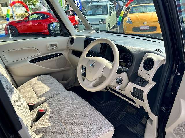 メモリーナビ・TV・CD＆DVD再生・Btooth・音楽録音・ドラレコ・ベンチシート・シートヒーター・シートバックテーブル・両側スライドドア・アイドリングストップ・キーレス