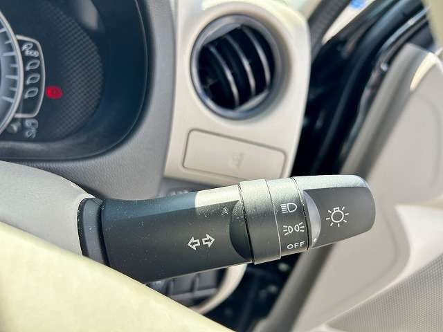 メモリーナビ・TV・CD＆DVD再生・Btooth・音楽録音・ドラレコ・ベンチシート・シートヒーター・シートバックテーブル・両側スライドドア・アイドリングストップ・キーレス