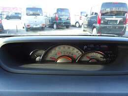 燃費27.4km/L（JC08モード・カタログ値）19.6km/L（WLTCモード）