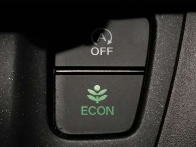 ★ECONスイッチ★　エコドライブを加速しよう！スイッチをONにすると、運転の仕方によるロスを抑え込み燃費をよくするようクルマが頑張ります（＊＾ー＾＊）燃費向上にチャレンジ♪