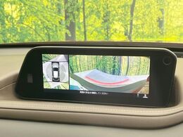 【360°ビューモニター】専用のカメラにより、上から見下ろしたような視点で360度クルマの周囲を確認することができます☆死角部分も確認しやすく、狭い場所での切り返しや駐車もスムーズに行えます。
