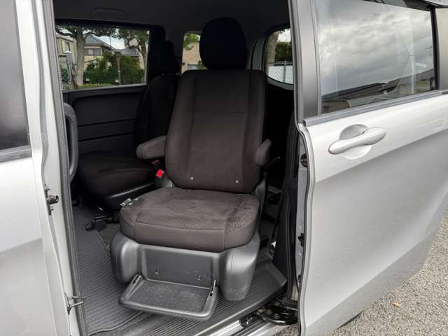 車内でシートが回転します☆