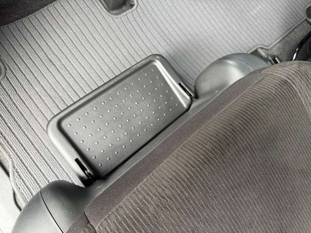 フットレストがあり、足の巻き込みを防止できます☆