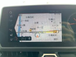 【ナビゲーション】使いやすいナビで目的地までしっかり案内してくれます。各種オーディオ再生機能も充実しており、お車の運転がさらに楽しくなります！！