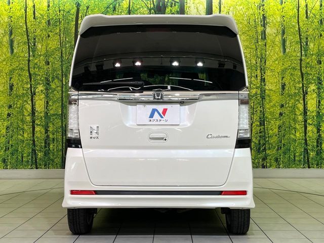 安心の最長10年・走行無制限保証（有償）をご用意。保証内容も充実はもちろん、無料点検＆オイル交換や、年中無休の全国・24時間ロードサービスも付帯されておりますのでご安心下さい。