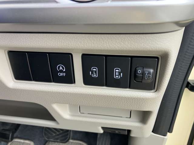 ★両側パワースライドドア★狭い駐車場や壁際などでの乗降りに便利です！操作はキーレスリモコン、室内のコントロールスイッチ、ドアハンドルで行えます！挟み込み防止機能付で安心！
