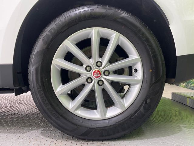 ◆純正18インチアルミ『こだわりを持ってモデル別にデザインされています。しつこい鉄粉や錆に高い効果を発揮する「ホイールコーティング」の施工も受付中！お気軽に担当営業までご相談ください。』