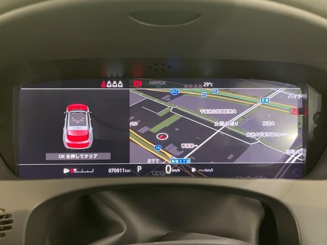 ◆フル液晶メーター。ナビゲーション画面も表示可能です。中央のナビ画面から視線を大きく映すことなく目の前のモニターで情報を確認できます。