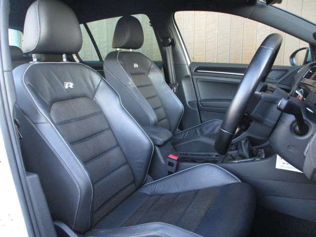 ルームクリーニング済みの車内はとてもキレイです☆ご納車前に再度ルームクリーニングを施工いたします☆