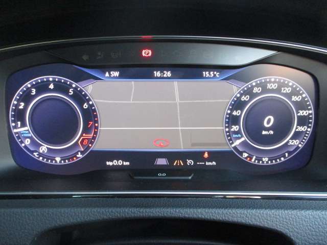 デジタルクラスターメーターになります。