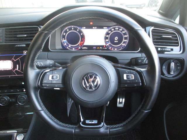 当店では、お客様のご来店に合わせて店頭に展示車を準備させていただいております。ご来店時に、店頭に現車がない場合もありますので、予めお電話にてご確認ください！フリーダイヤルまで