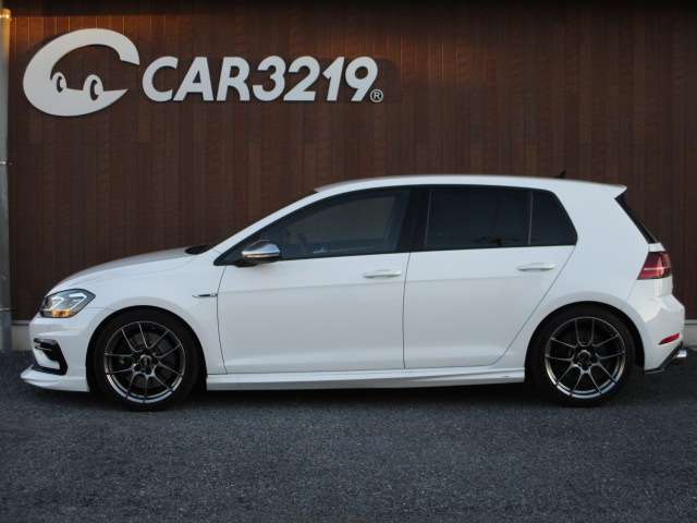 インチアップ・ローダウン・エアロパーツ塗装取付け・全塗装・オーディオやナビの取付けなどなど・・・カスタムもお受けしておりますので当店スタッフまでご相談ください！！