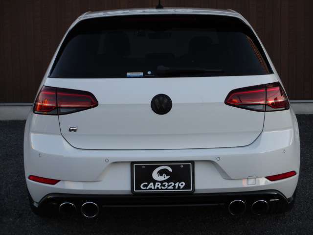 当店にて、任意保険の加入もお任せ下さい！お見積り作成もいたしますよ！初めてのお車には、しっかりとした保険加入をおすすめしております！乗換時の保険切り替えも当店にお任せ下さい！