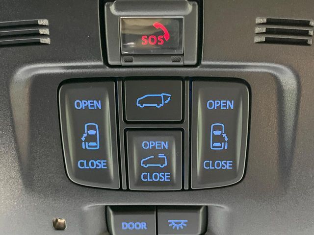 【両側パワースライドドア】スマートキーや運転席のスイッチで後席両側スライドドアの開閉が可能♪電動だから力を入れてドアを開ける必要が無く、小さなお子様でも簡単に開け閉めでき快適です♪