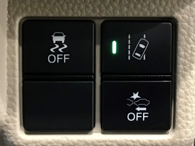 ホンダが推し進める総合先進安全装備のセンシング搭載！　衝突や斜線はみだしなどの危険が予測される時、センサーが警告。ヒューマンエラーを高度先進技術が補完してくれます。