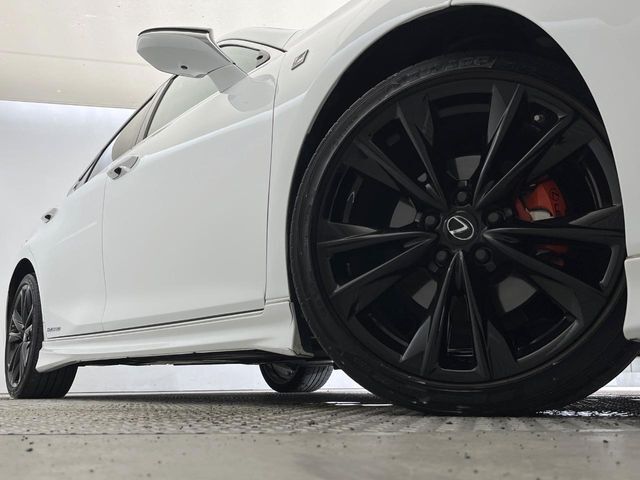 【純正19インチアルミホイール】外観にマッチした純正アルミホイールを装着しております。各種社外アルミホイールや、スタッドレスタイヤも取扱いしております。是非ご相談ください♪