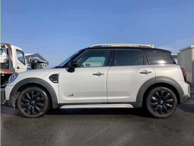 さらに、全国の正規ディーラーにて、対応可能な認定中古車保証付となります。アフターメンテナンスもお近くの正規ディーラーにて可能となりますので、ご安心してお選びけます。