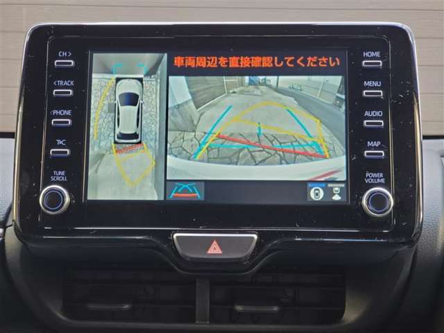 パノラミックビュ-モニタ-が付いているので、運転席から確認しにくい車両周辺の状況を把握出来ます。