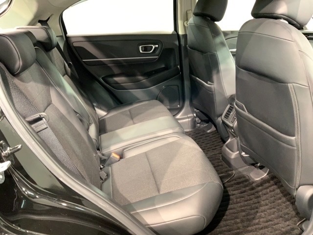 ゆったり座れるリヤシート！足元が広々としていて、乗り心地も良いです！