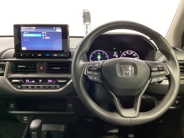 ホンダ純正メモリーナビ搭載ですので、遠距離へのお出かけもお任せ下さい。