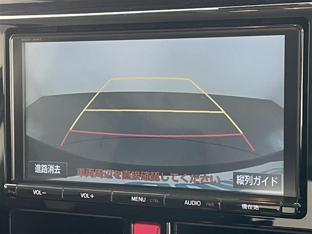 【バックカメラ】駐車時に後方がリアルタイム映像で確認できます。大型商業施設や立体駐車場での駐車時や、夜間のバック時に大活躍！運転スキルに関わらず、今や必須となった装備のひとつです！