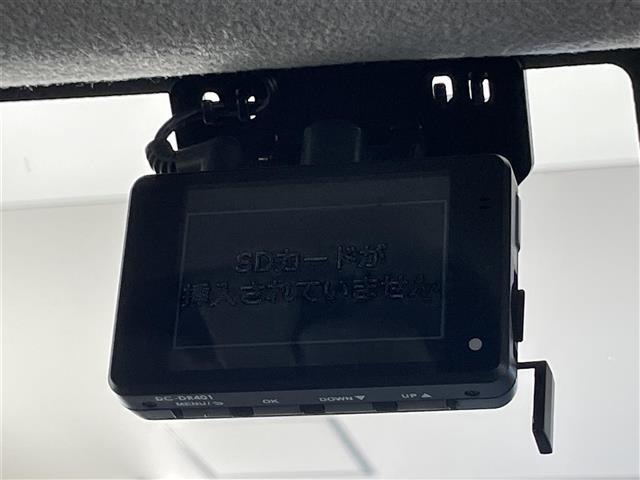 【ドライブレコーダー】運転中の記録を残します。事故などを起こした、起こされた時の証拠を残します。最新機種へのアップグレードも可能となっておりますので、ご相談ください。
