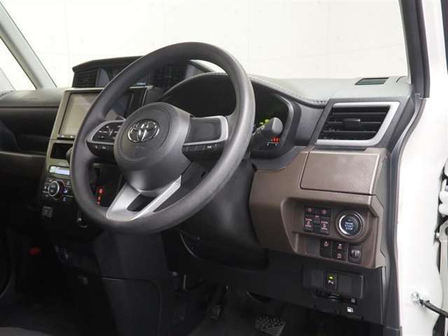 見通しのよいすっきりとした視界で、誰でも運転しやすいです。運転のしやすさは疲れにくさにも繋がりますよ♪