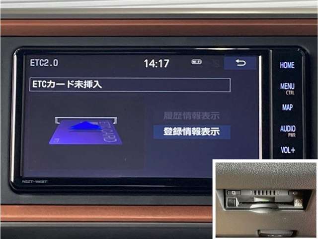 ナビ連動ETC付きです。高速道路料金所での小銭の出し入れや雨天時における窓の開け閉めなどの煩わしさが解消できます。料金所の通過もスムーズで快適ですよ。☆使用履歴表示や音声案内もしてくれます☆
