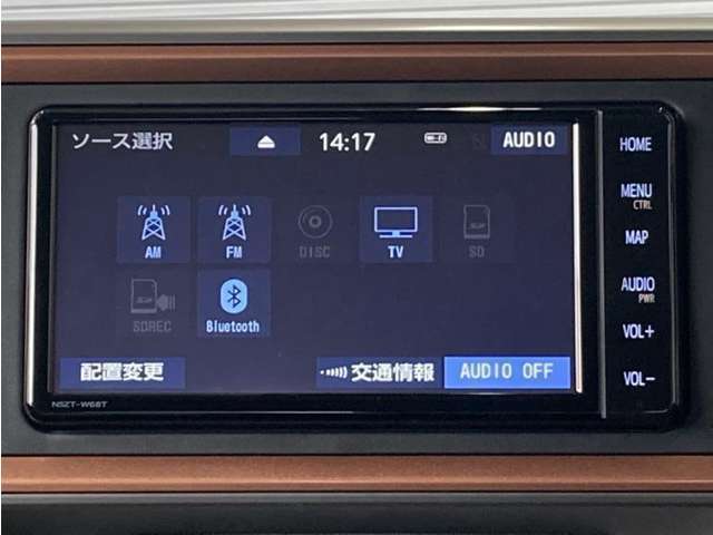 Bluetooth対応、CD/DVD再生機能付き。お好きな音楽を聴きながらのドライブは楽しいですよね～♪
