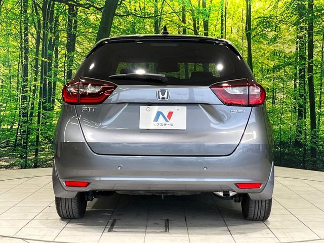 安心の最長10年・走行無制限保証（有償）をご用意。保証内容も充実はもちろん、無料点検＆オイル交換や、年中無休の全国・24時間ロードサービスも付帯されておりますのでご安心下さい。