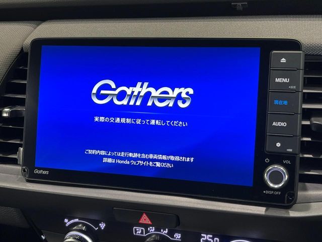 【純正9型ナビ】人気の純正ナビを装備。オーディオ機能も充実しており、Bluetooth接続すればお持ちのスマホやMP3プレイヤーの音楽を再生可能！毎日の運転がさらに楽しくなります！！